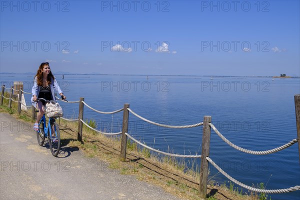 Cyclists on Isola Pellestrina