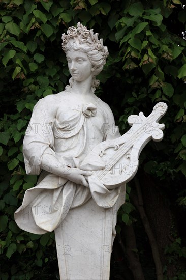 Statues and busts in the castle park