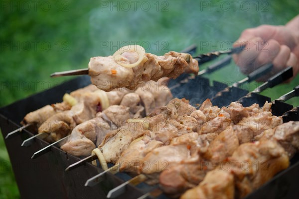 Process of cooking shashlik from pickled meat outdoor