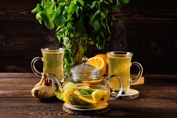 Hot tea with lemon