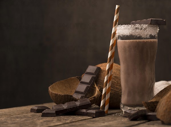 Front view milkshake glass tray with coconut chocolate