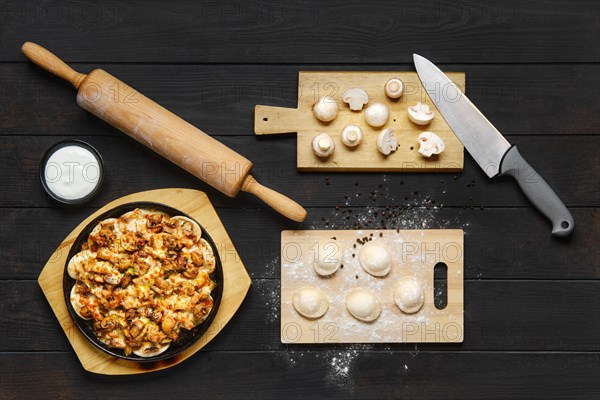 Recipe of meat and mushrooms dumplings baked in oven