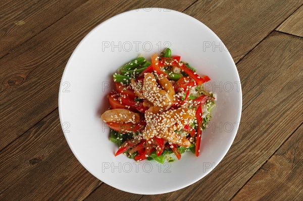 Salad with fried chicken