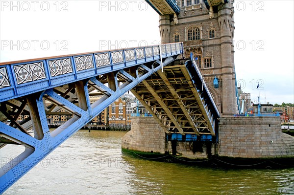 Opening Tower Bridge