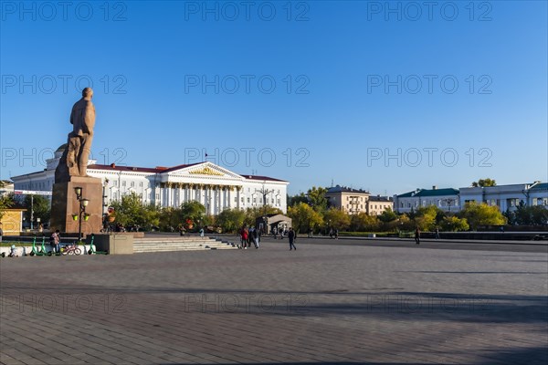 Lenin statue on Lenin square