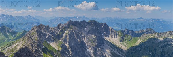 Mountain panorama from the Grosser Daumen