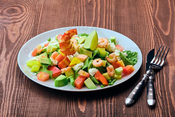 Salad with avocado