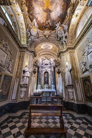 Altaire in the Basilica di Sant'Apollinare Nuovo