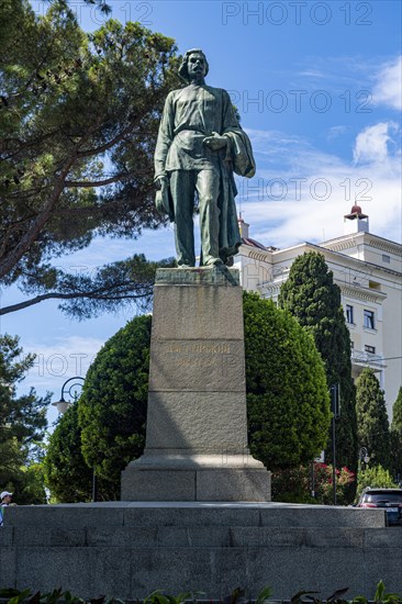 Maxim Gorky statue