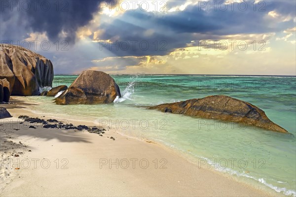 Beach and granite rocks on the dream beach Source d'Argent