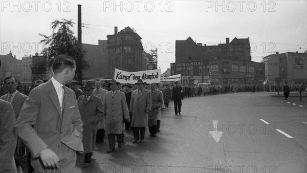 The traditional 1 May 1958 parade of the DGB. here in Hanover