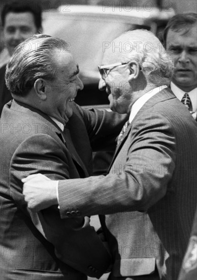 The visit of the Soviet head of state and party leader Leonid Brezhnev to Bonn from 18-22 May 1973 was a step towards easing tensions in East-West relations by Willy Brandt