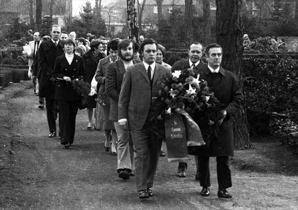 These woman and men celebrated International Women's Day in Rheinhausen on 8 March 1972 by paying tribute to the Soviet dead of the Second World War and Nazi victims at the cemetery