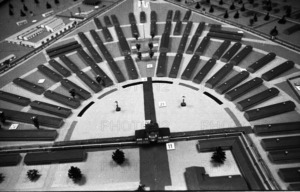 A model of the Sachsenhausen concentration camp was presented to the public in 1970 by the concentration camp committee