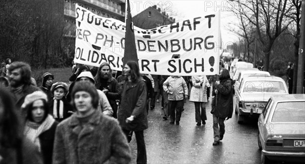 The dismissal of workers at the Mannesmann factory after a spontaneous strike not led by the union provoked protests by Mannesmann workers in Duisburg and other locations on 7 November 1973 and solidarity from workers at other factories