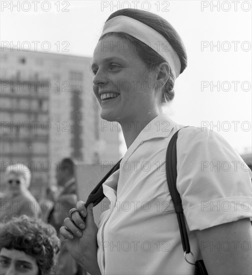 The picture was taken between 1965 and 1971 and shows a photographic impression of everyday life in this period of the GDR. Berlin