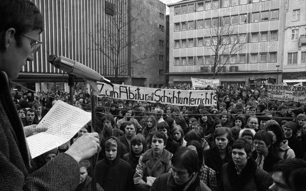 Students in the Ruhr area in the years 1965 to 1971 demonstrated in the Ruhr cities of Dortmund