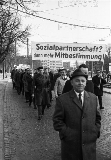 Trade union activities in the years 1965 to 1971 on the subject of co-determination and Montanmitbestimmung in the Ruhr area