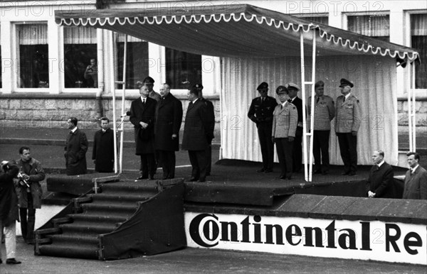 Parade of the Bundeswehr on the 20th anniversary of the founding of NATO in April 1969 at Dortmund Airport