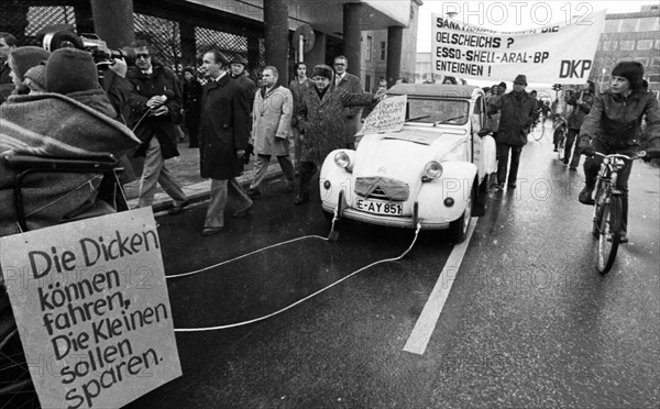 A demonstration with a DKP motorcade on 24 November 1973 in Essen against the driving bans on carless Sundays caused a sensation