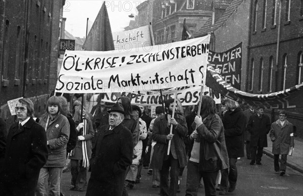 A workers' meeting in the wash-house of the Monopol colliery on 18 November 1973 in Kamen was replaced by a demonstration against the closure of the colliery