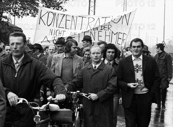 Employees of the Duesseldorf -Reisholz steel and tube works demonstrated on 6 November 1973 in Langenfeld-Immigrath against the loss of jobs