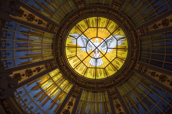 View into the dome with the round