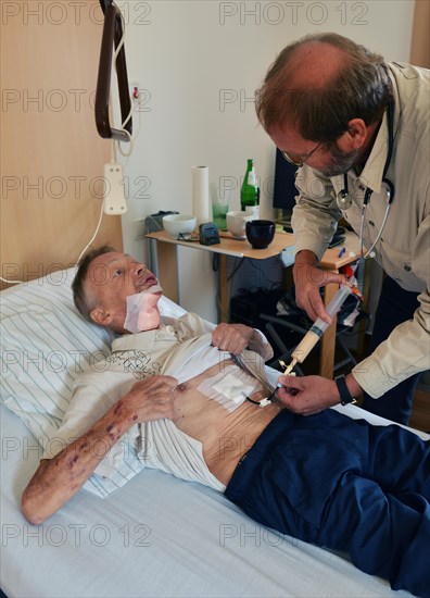 The Mother Theresa Hospice offers its guests a dignified home in a new friendly ambience for patients in their last phase of life. This patient with carcinoma of the floor of the mouth caused by smoking and alcohol 'may' continue to smoke. Food intake