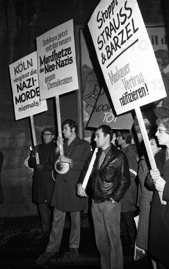 Cologne leftists demonstrated against neo-Nazis and international fascism through the city centre on 10. 11. 1968