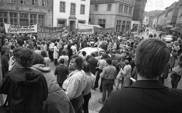 Those affected by the Radical Decree and the occupational bans demonstrated on 10 June 1972 in Bielefeld against the occupational bans