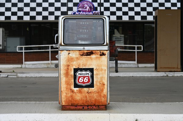 Old gas station in Pontiac