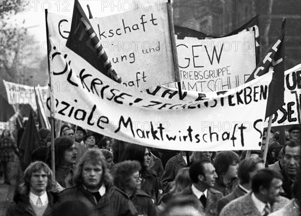 A workers' meeting in the wash-house of the Monopol colliery on 18 November 1973 in Kamen was replaced by a demonstration against the closure of the colliery