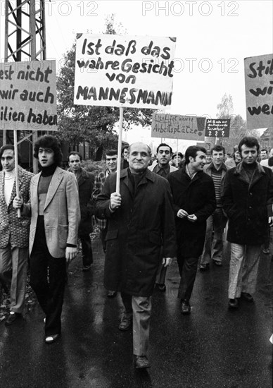Employees of the Duesseldorf -Reisholz steel and tube works demonstrated on 6 November 1973 in Langenfeld-Immigrath against the loss of jobs