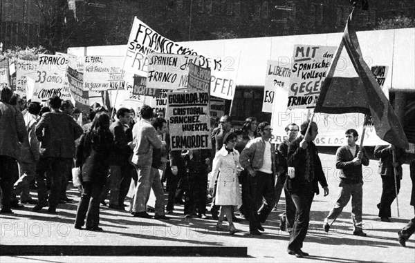 Spanish guest workers and German students demonstrated for victims of Franco dictatorship in Dortmund city centre on 25. 3. 1972