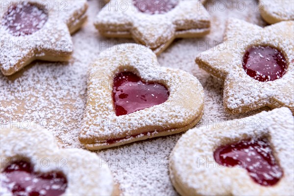 Freshly baked Spitzbuben in the shape of a heart