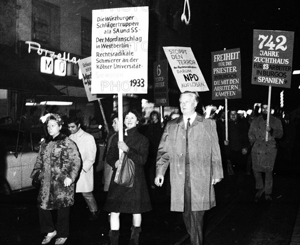 Cologne leftists demonstrated against neo-Nazis and international fascism through the city centre on 10. 11. 1968