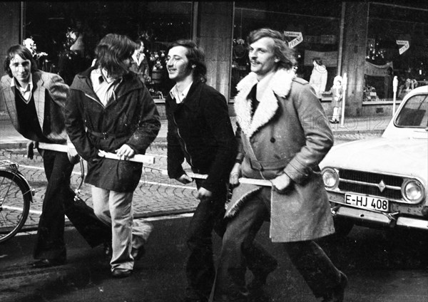 A demonstration with a DKP motorcade on 24 November 1973 in Essen against the driving bans on carless Sundays caused a sensation