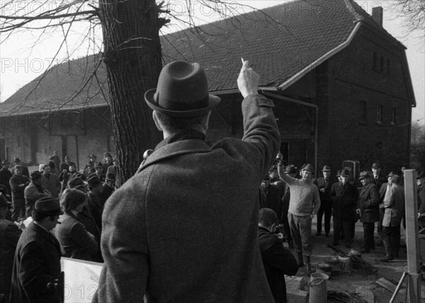 The auction of a farm on 2. 3. 1972 in the Muensterland in Ascheberg with all inventory and livestock