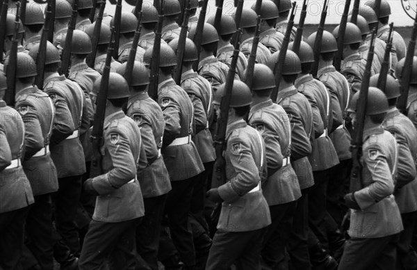 Parade of the Bundeswehr on the 20th anniversary of the founding of NATO in April 1969 at Dortmund Airport