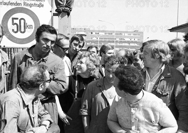 Many workers at the Opel factory in Bochum - here on 23 August 1973 - also took part in the wildcat strikes that swept through many parts of the Ruhr region