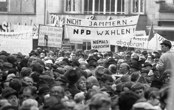 An expellees' rally on 30 May 1970 in Bonn with the NPD