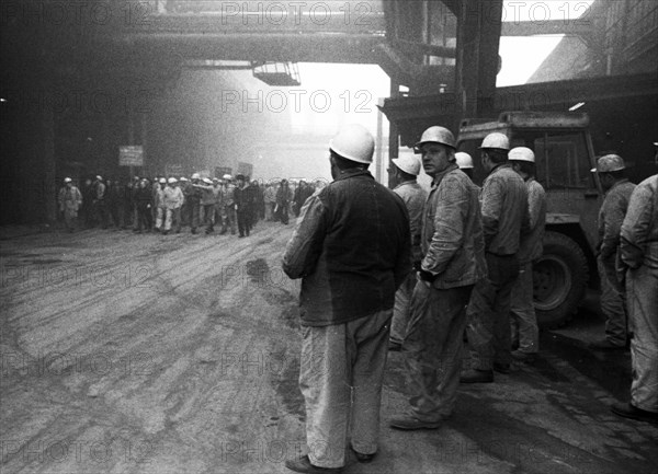 About 4000 steelworkers of Hoesch AG Westfalenhuette demonstrated on 14 January 1972