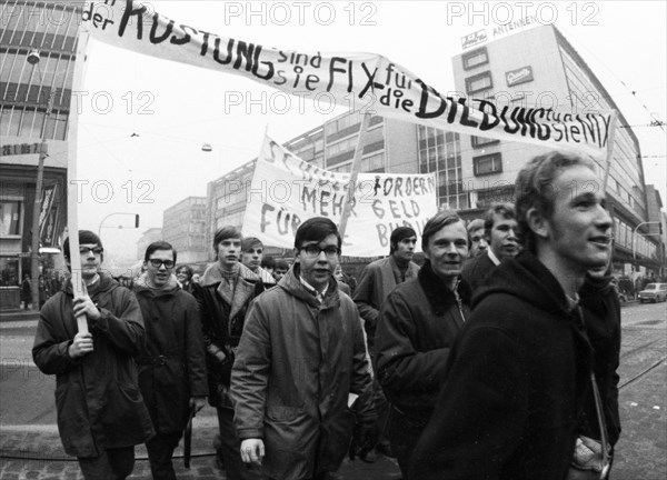 Students in the Ruhr area in the years 1965 to 1971 demonstrated in the Ruhr cities of Dortmund