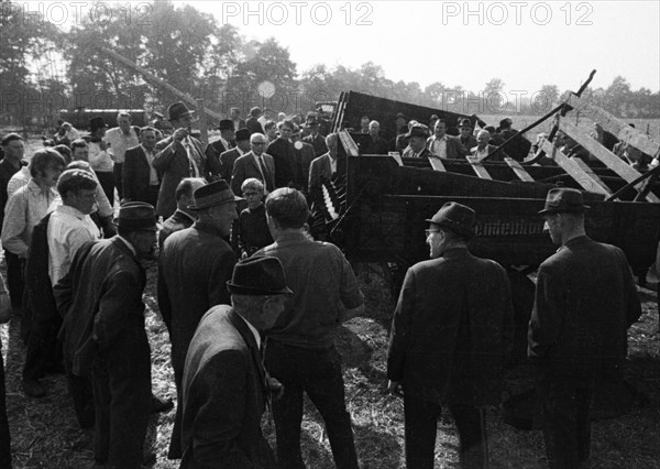 The auction of a bankrupt farm on 22. 09. 1971 in Greven in Muensterland