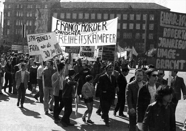 Spanish guest workers and German students demonstrated for victims of Franco dictatorship in Dortmund city centre on 25. 3. 1972