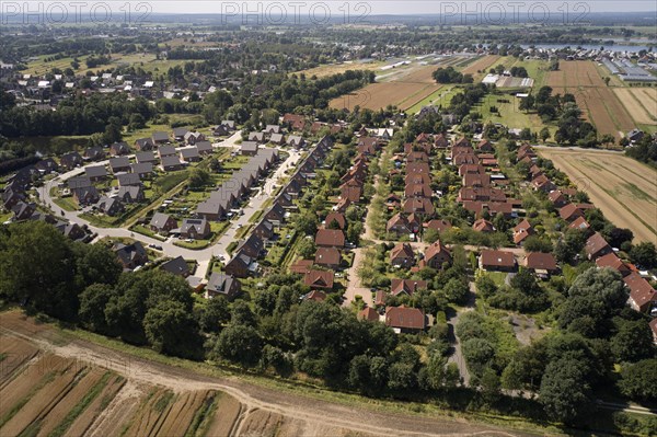 The residential areas Fritz-Bringmann-Ring and Homannring in Fuenfhausen in the Hamburg district of Kirchwerder