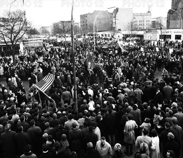 The 1968 International Vietnam Congress and the subsequent demonstration by students from the Technical University of Berlin and 44 other countries was one of the most important events of the 1960s and was influential in the student movement in Germany