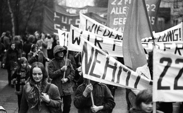 The dismissal of workers at the Mannesmann factory after a spontaneous strike not led by the union provoked protests by Mannesmann workers in Duisburg and other locations on 7 November 1973 and solidarity from workers at other factories