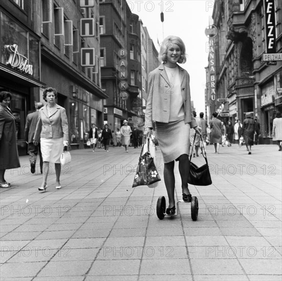 Shopping on Westenhellweg and leisure in Dortmund's open-air swimming pool with Twisty