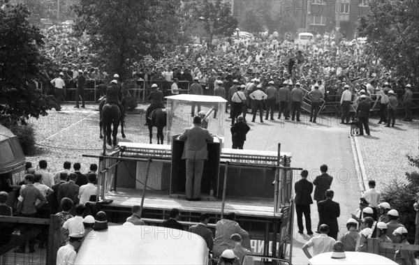 The neo-Nazi NPD also took part in the election campaign for the 1969 Bundestag elections